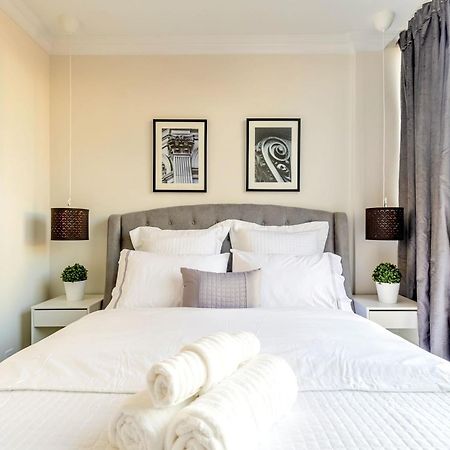 Modern Pet-Friendly Chinatown Apartment Toronto Ngoại thất bức ảnh