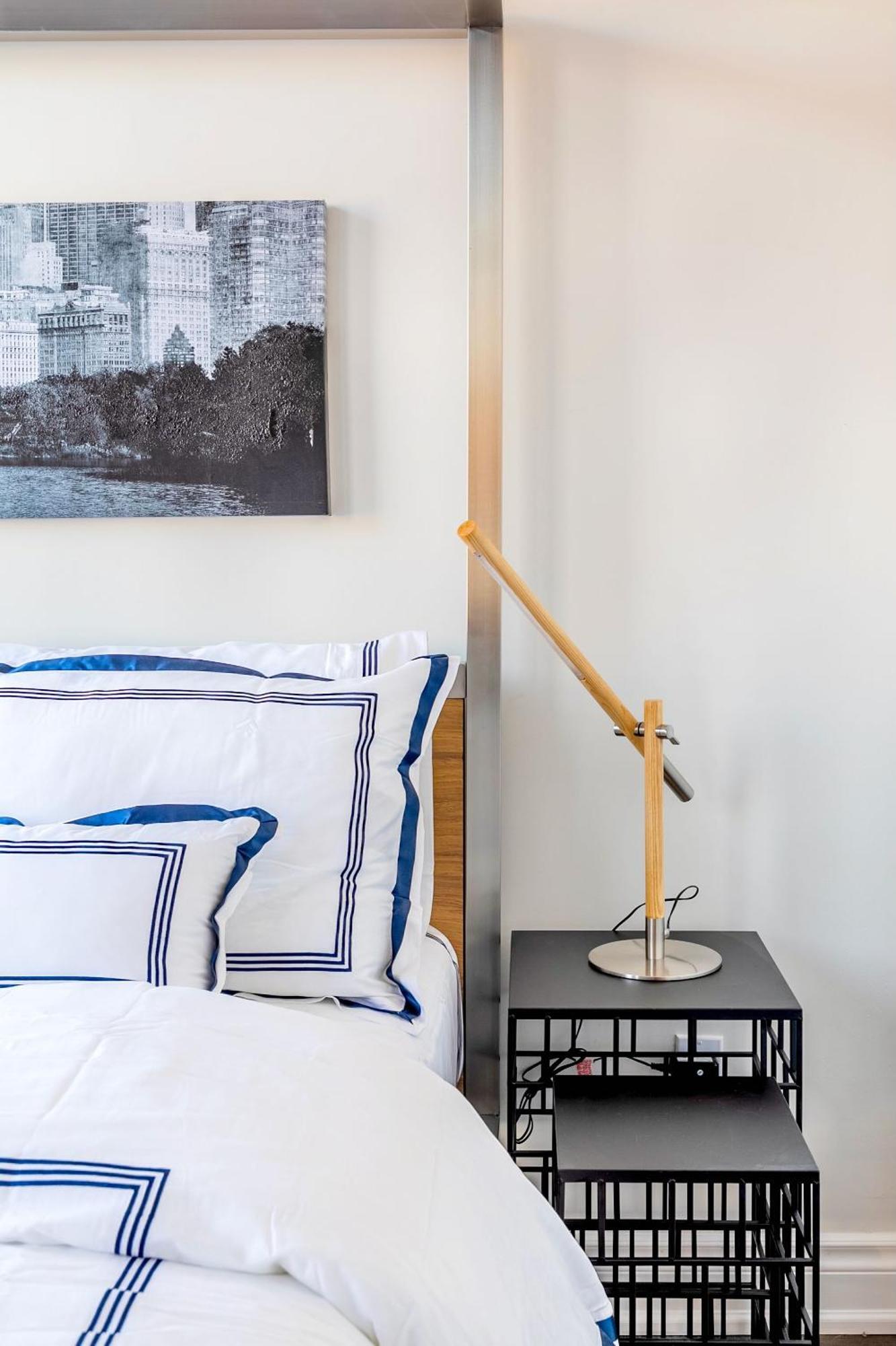 Modern Pet-Friendly Chinatown Apartment Toronto Ngoại thất bức ảnh
